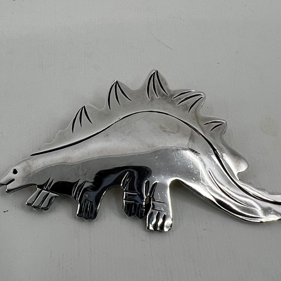 Vintage Sterling Silver Stegosaurus Dinosaur Pin/Brooch - Picture 2 of 9